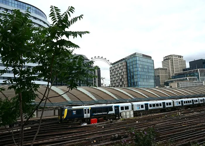 The Walrus Bar And Hostel London